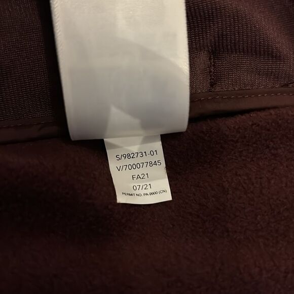 NWOT Athleta Inlet Jacket in Antique Burgundy with Removeable Hood - Picture 7 of 9